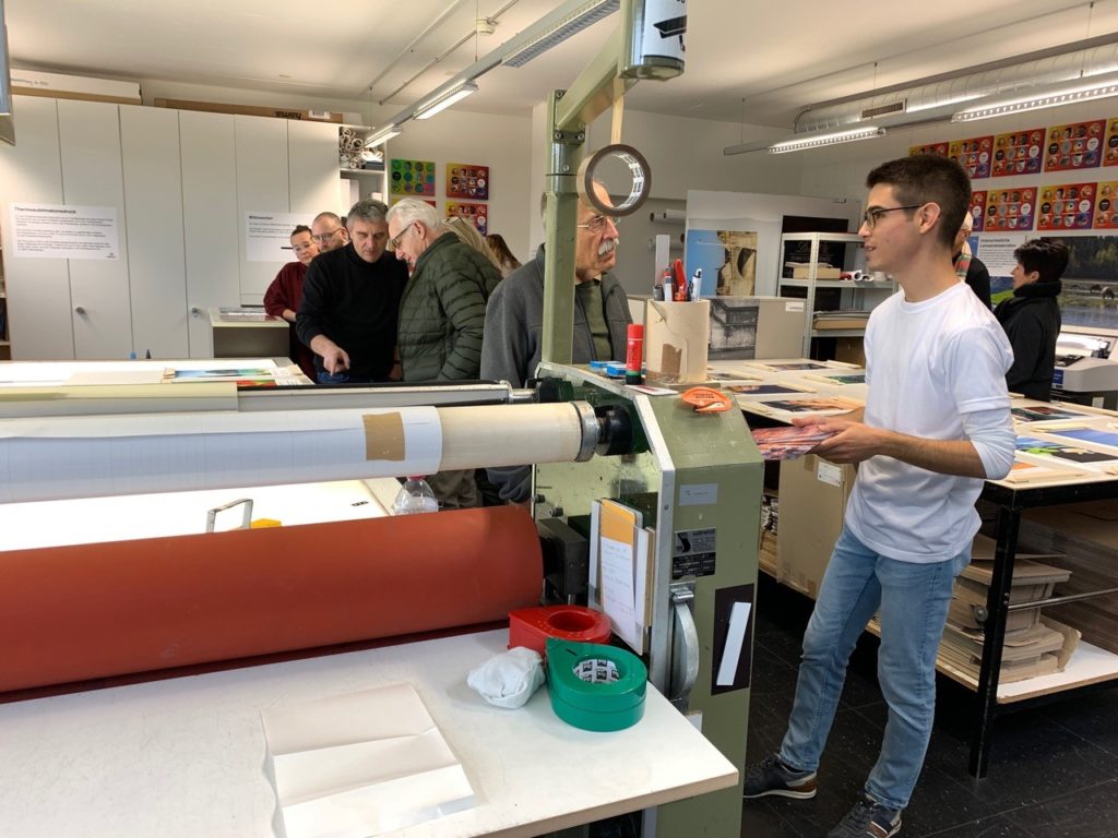 Wir haben Interessierten gezeigt, wie wir unsere Dibondbilder herstellen