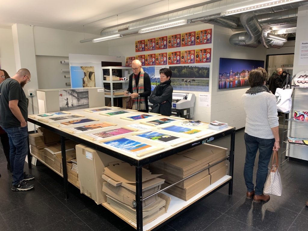 Unsere verschiedenen Fotopapier präsentiert am OpenHouse